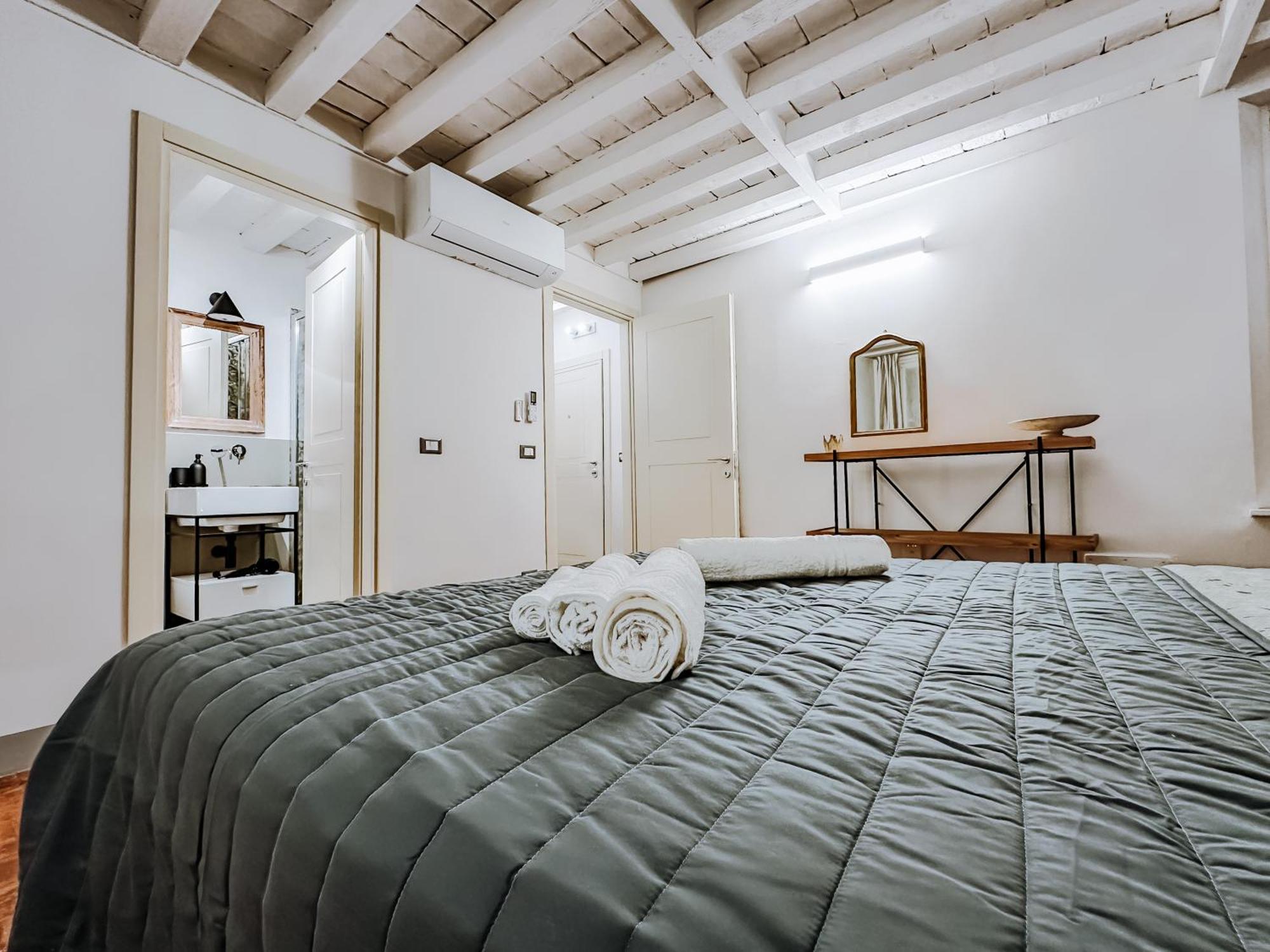 Free Parking - Modena Prestige, La Porta Sul Centro Apartment Exterior photo